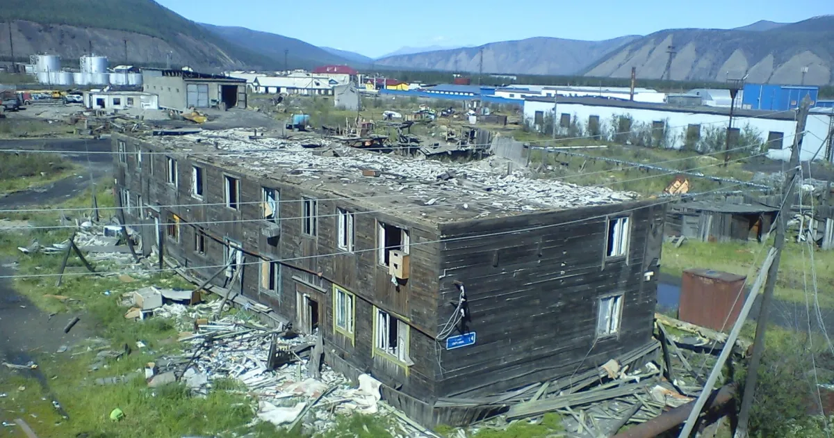 Усть-Нера — вид аэропорта